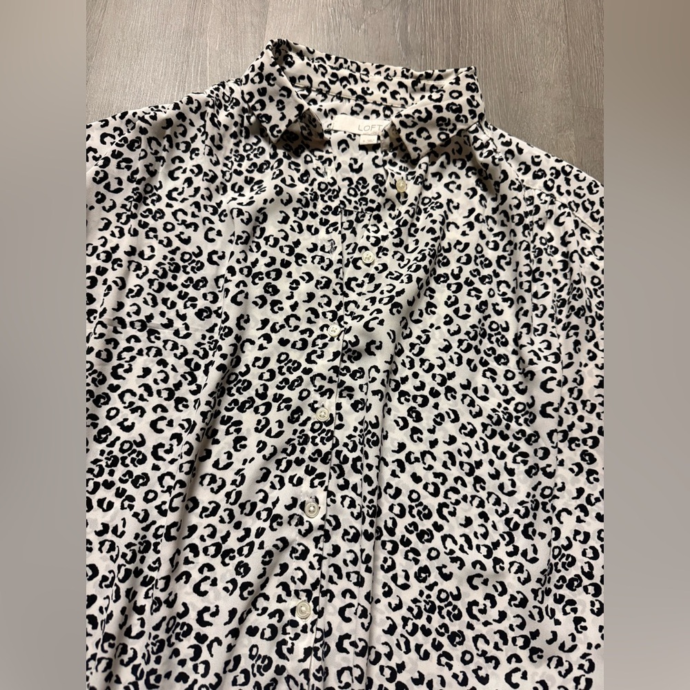 LOFT Black and White Animal Print Top - Picture 2 of 3